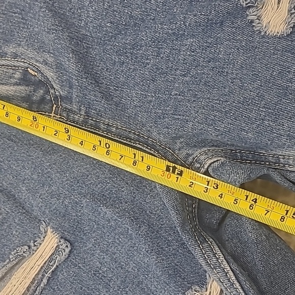 Forever 21 RIPPED JEAN SHORTS DARK WASH 28 NEW - Picture 5 of 6